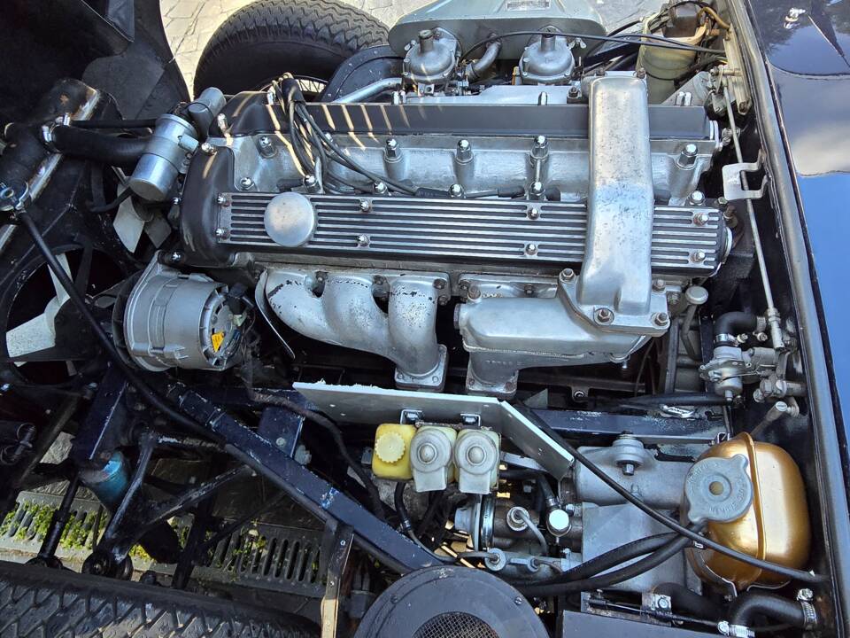 Bild 16/18 von Jaguar E-Type (1969)