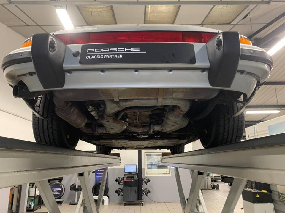 Image 117/132 of Porsche 911 Speedster 3.2 (1989)