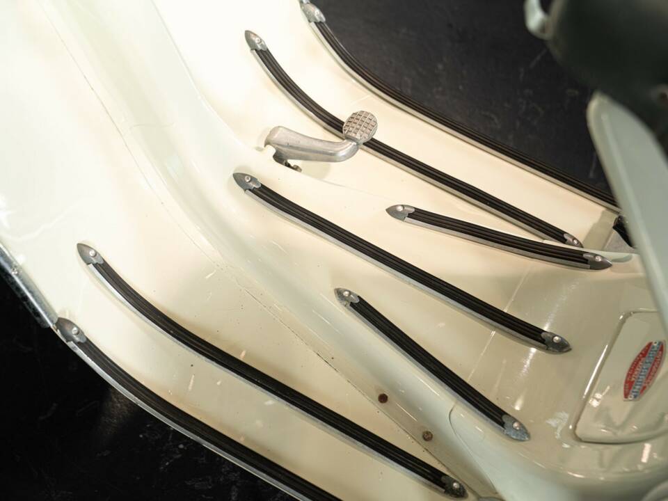 Image 12/33 of Piaggio DUMMY (1956)