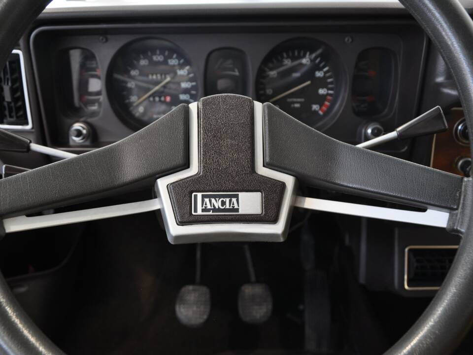 Image 29/37 of Lancia Beta HPE 1600 (1975)