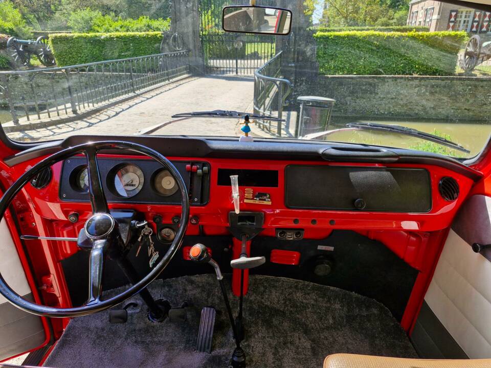 Bild 16/24 von Volkswagen T2a minibus (1968)