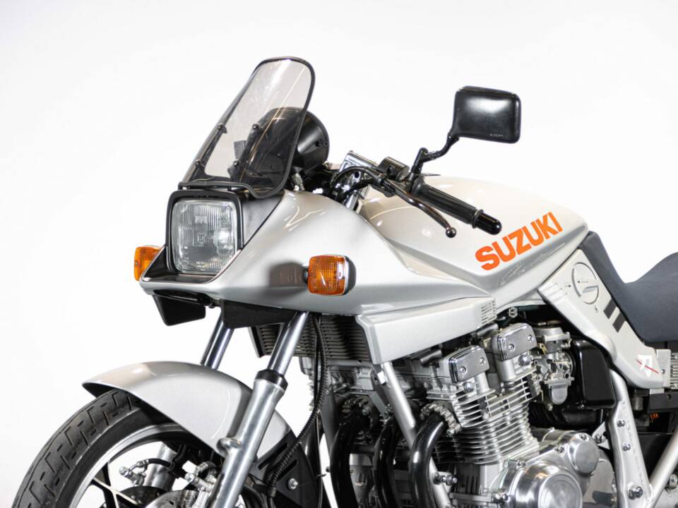 Immagine 38/50 di Suzuki GSX 750S Katana (1982)