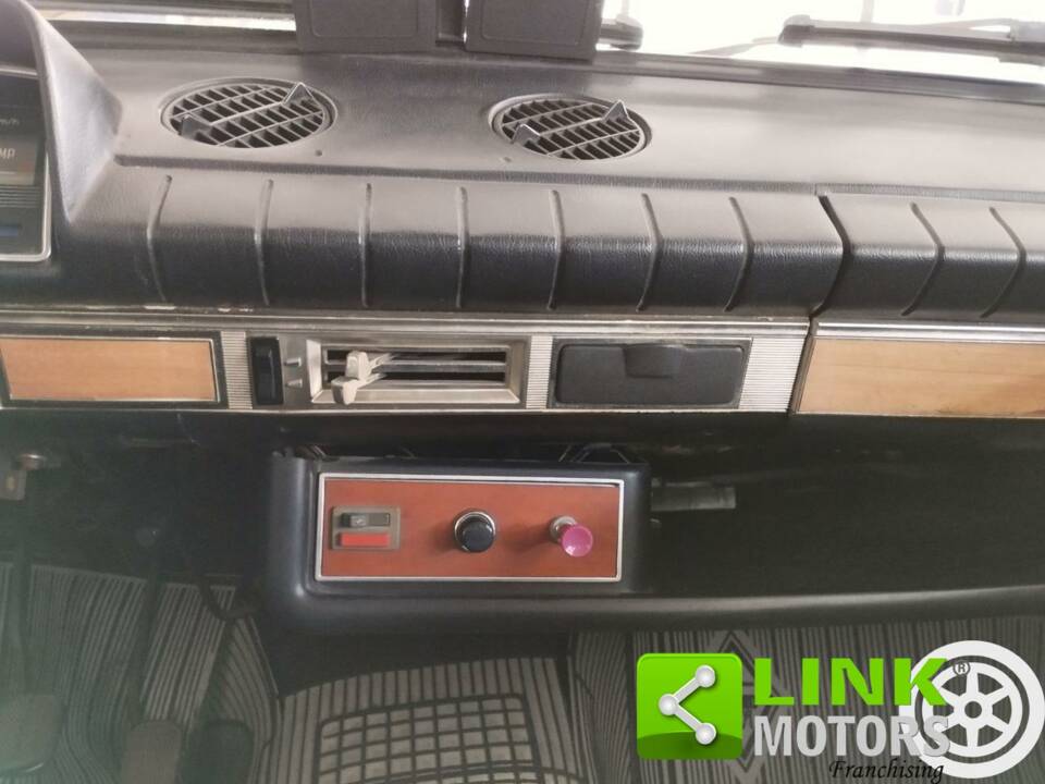 Image 9/10 de FIAT 124 (1974)