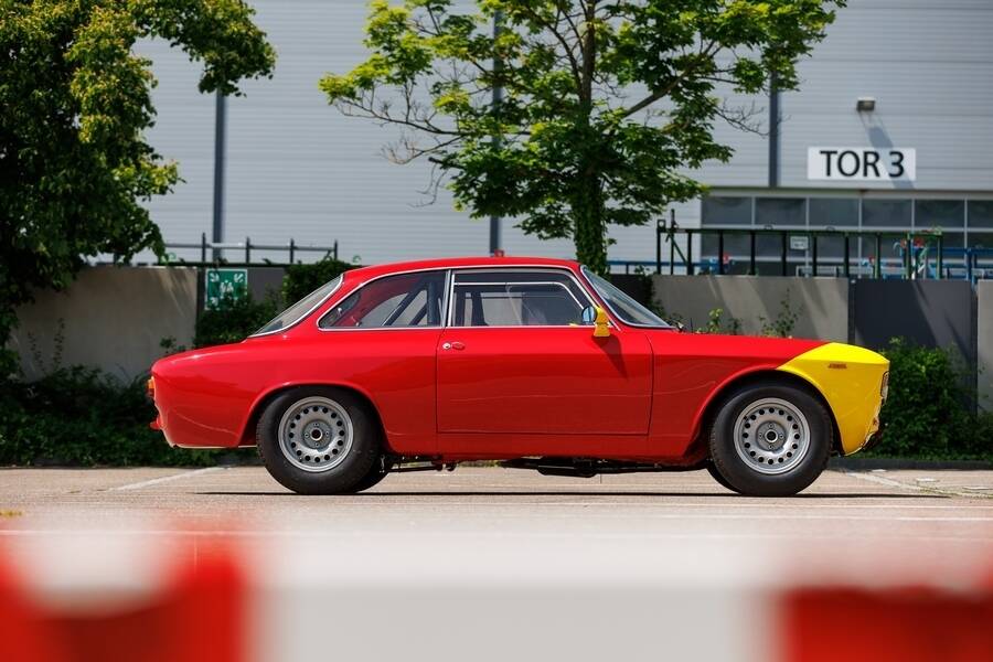 Afbeelding 13/50 van Alfa Romeo Giulia Sprint GTA (1965)