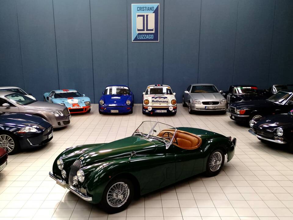 Image 1/57 of Jaguar XK 120 SE OTS (1953)