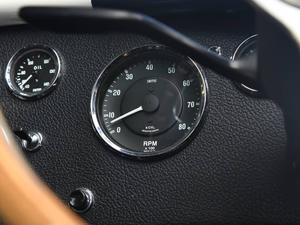 Image 50/50 de AC Cobra 427 (1999)