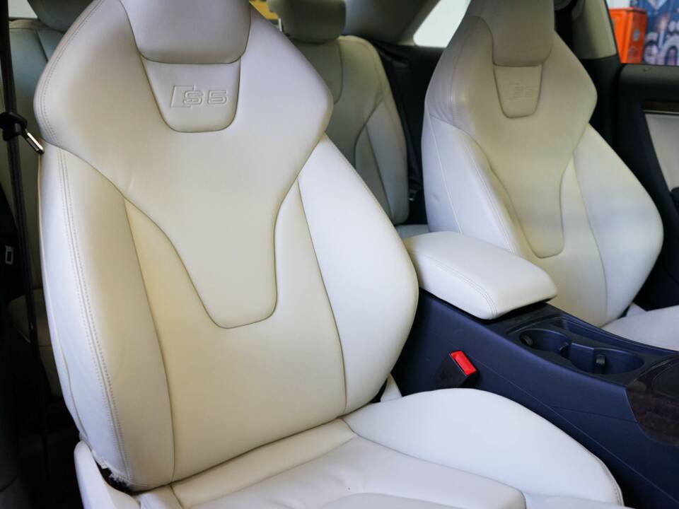 Obraz 22/45 pojazdu Audi S5 Coupé (2007)