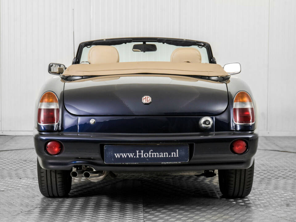 Bild 13/50 von MG RV8 (1993)