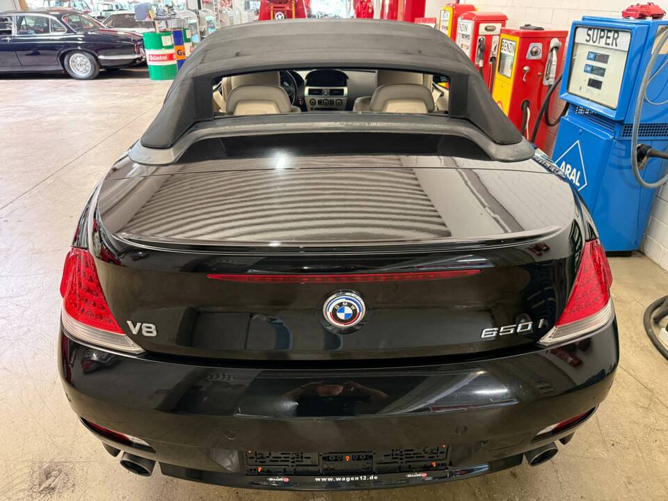 Image 18/19 de BMW 650i (2007)