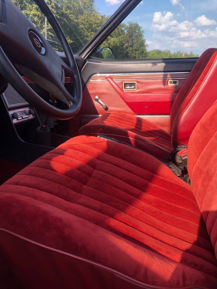 Image 18/32 of Opel Commodore 2,8 GS/E (1974)