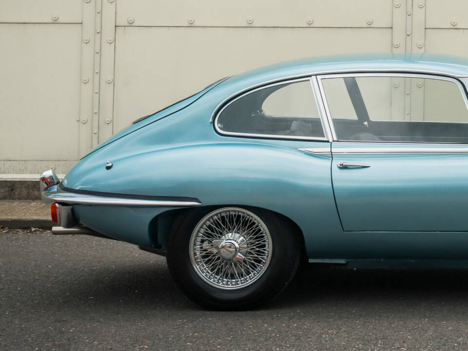 Image 7/40 de Jaguar Type E (2+2) (1969)