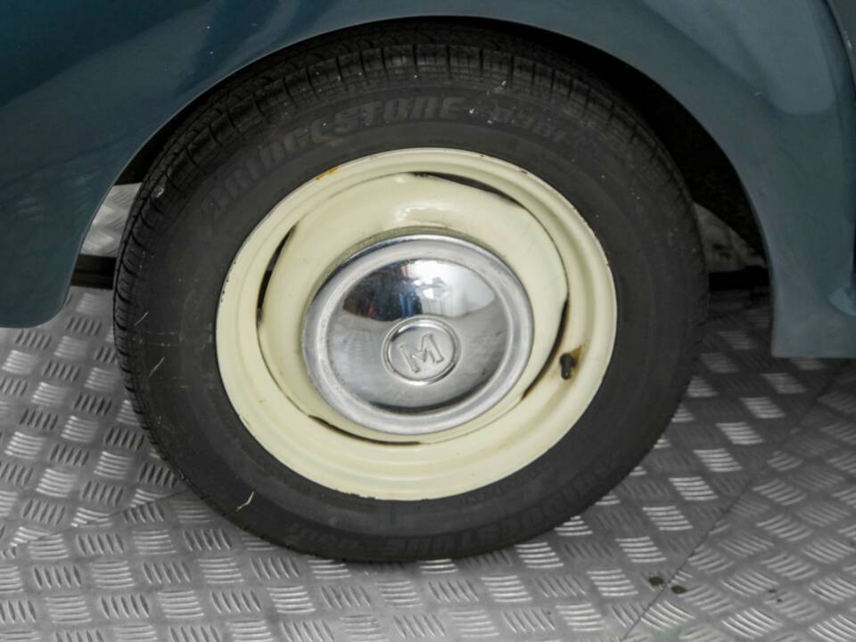 Image 32/50 of Morris Minor 1000 (1967)