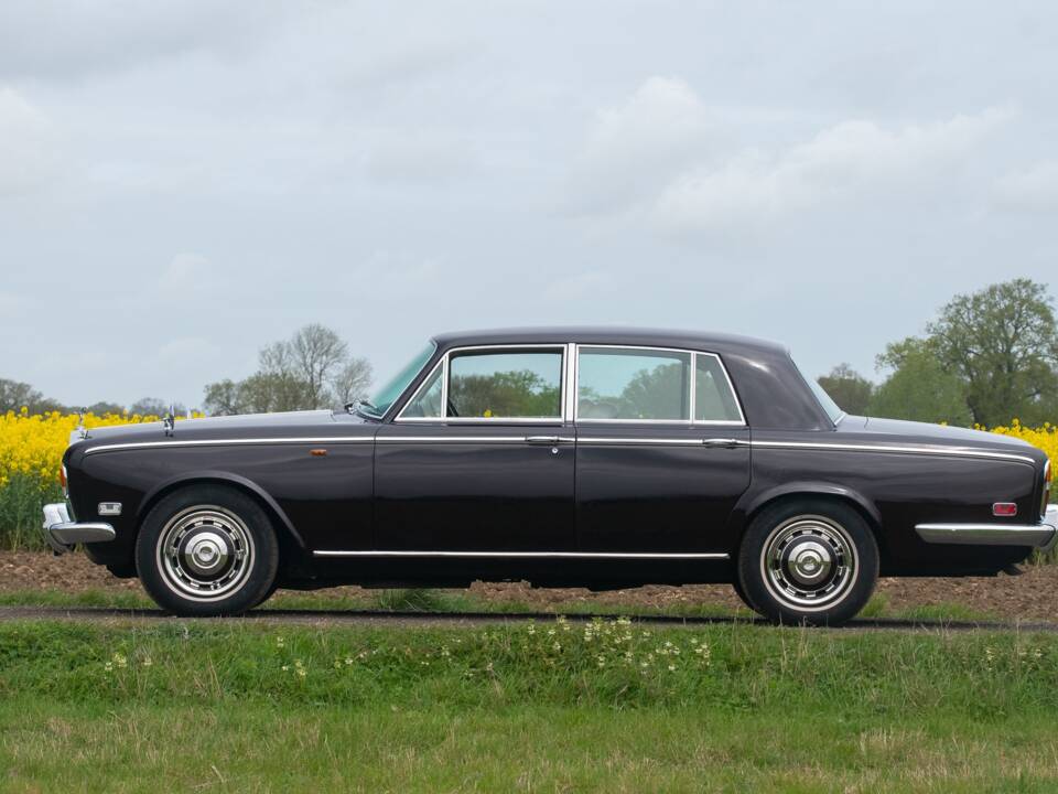 Image 2/50 of Rolls-Royce Silver Shadow I (1972)