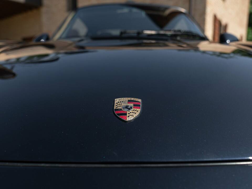Immagine 11/50 di Porsche 911 Carrera 4S (1996)