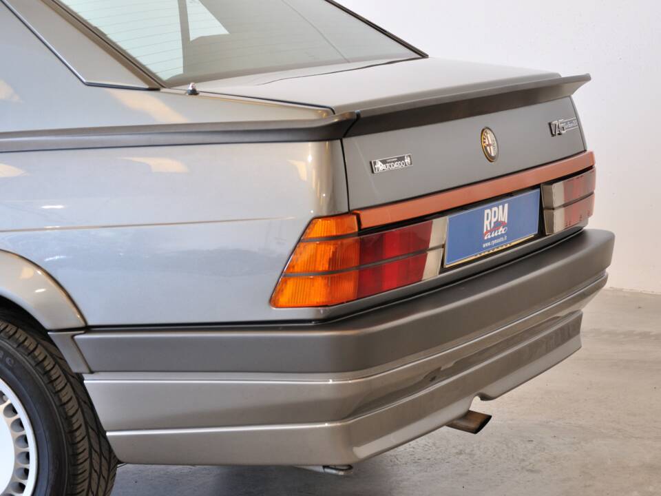 Bild 8/25 von Alfa Romeo 75 2.0 Twin Spark (1987)