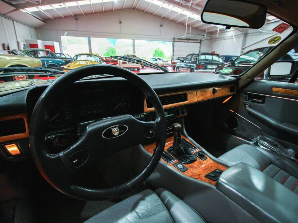 Image 11/16 of Jaguar XJ-S 3.6 (1988)