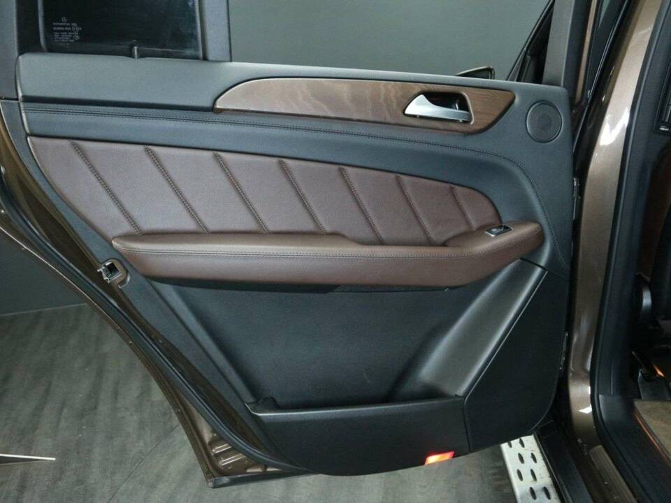 Bild 12/50 von Mercedes-Benz GL 350 BlueTEC 4MATIC (2016)