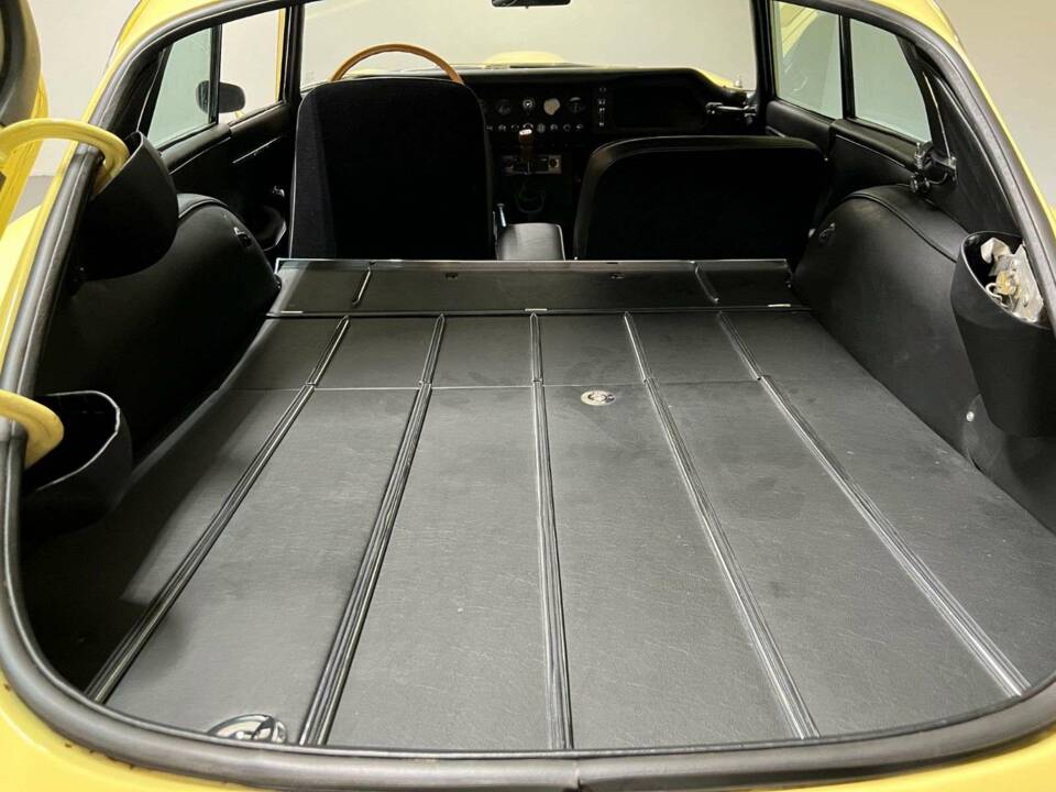 Image 19/22 de Jaguar Type E 4.2 (1965)