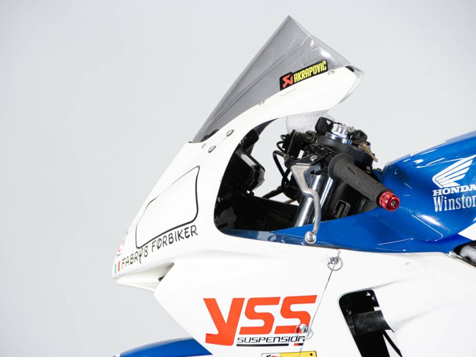 Image 17/50 de Honda DUMMY (2004)