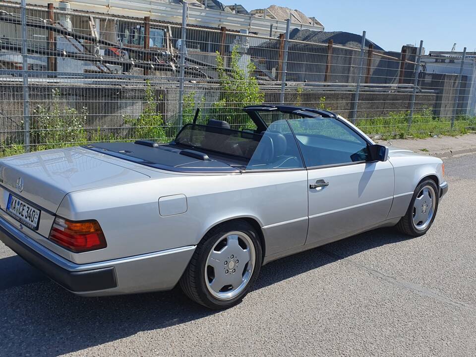 Imagen 17/94 de Mercedes-Benz 300 CE-24 3.4 AMG (1992)