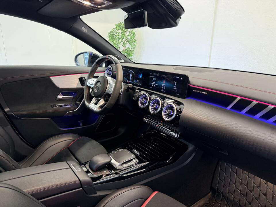 Image 27/31 of Mercedes-AMG CLA 45 S 4MATIC+ (2021)