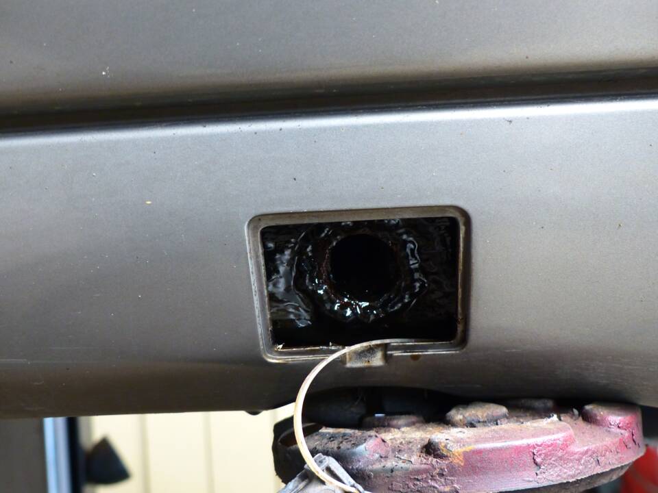 Afbeelding 59/63 van Mercedes-Benz 230 CE (1988)