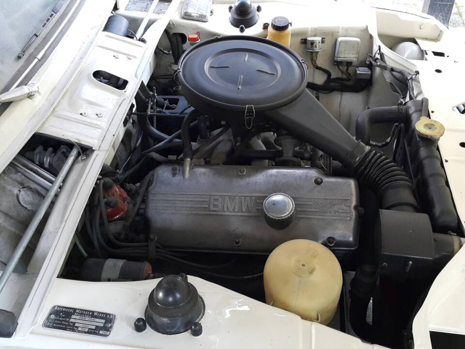 Image 138/196 de BMW 2002 (1975)