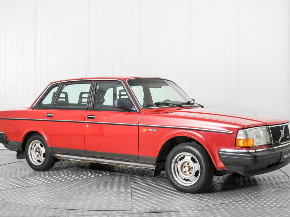 Image 5/50 of Volvo 240 (1987)