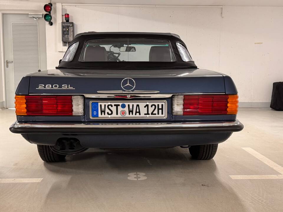 Image 2/50 de Mercedes-Benz 280 SL (1985)