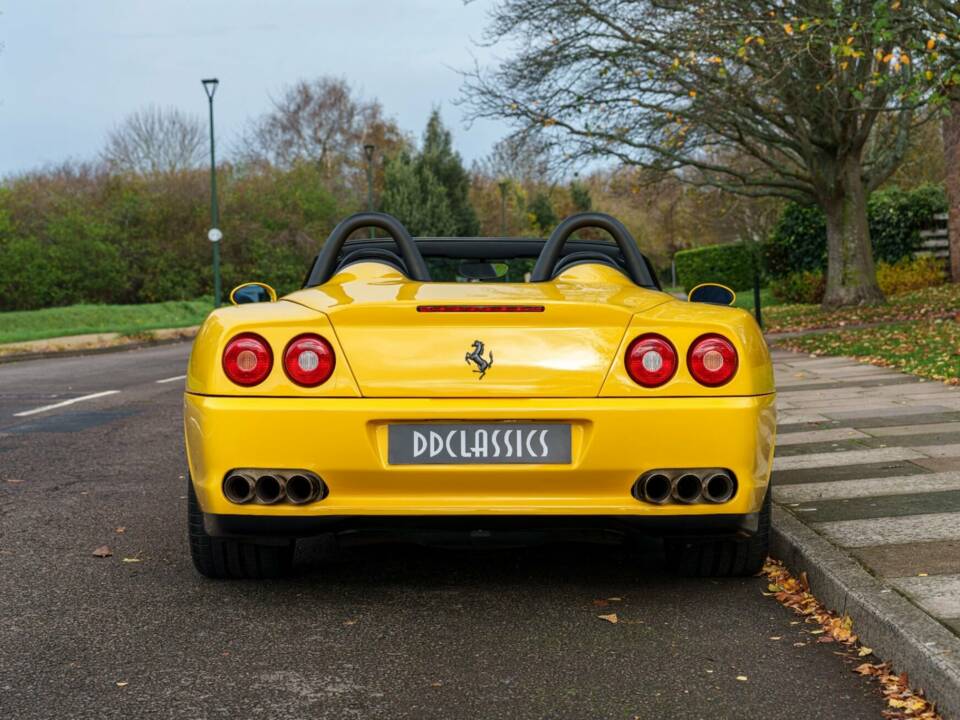 Immagine 6/30 di Ferrari 550 Barchetta (2001)