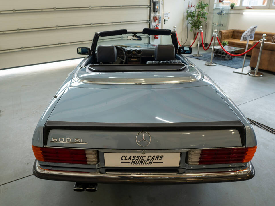 Immagine 19/33 di Mercedes-Benz 500 SL (1985)