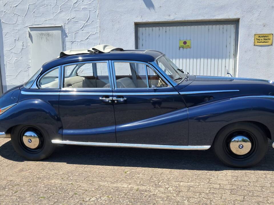 Imagen 4/4 de BMW 502 - 3.2 Litre (1957)
