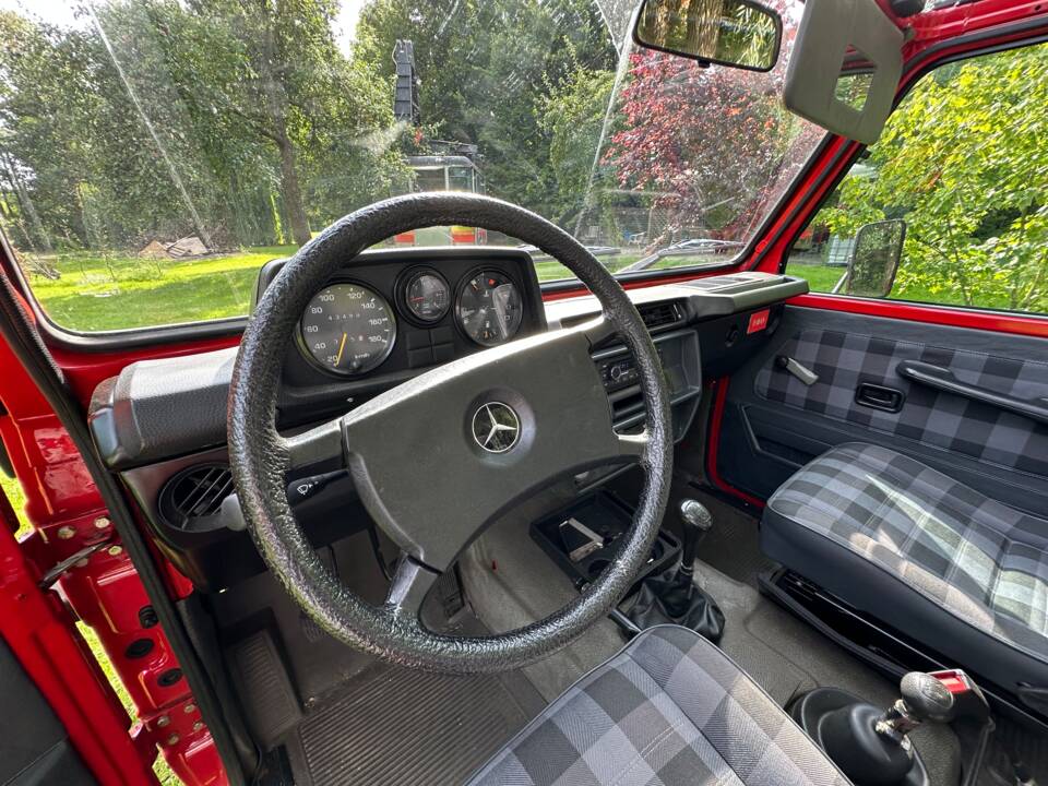 Image 12/25 de Mercedes-Benz 300 GD (SWB) (1987)