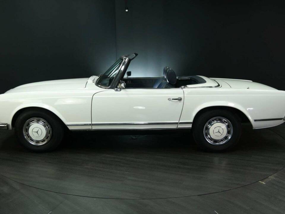 Image 3/50 of Mercedes-Benz 280 SL (1968)