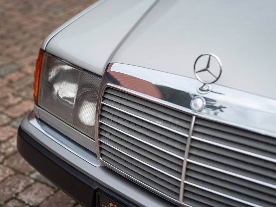 Imagen 3/72 de Mercedes-Benz 250 TD (1991)