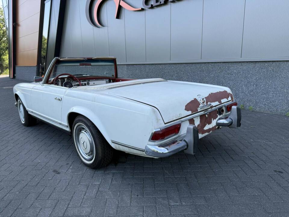 Image 8/50 of Mercedes-Benz 230 SL (1967)