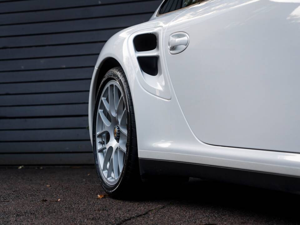 Bild 48/52 von Porsche 911 Turbo (2010)