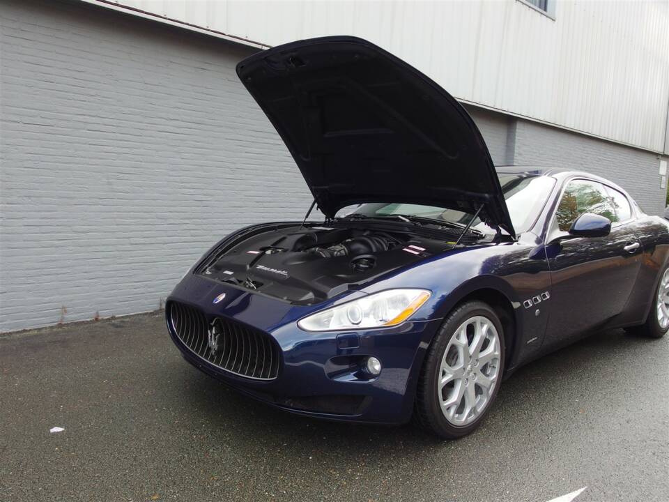 Image 77/99 of Maserati GranTurismo 4.2 (2008)