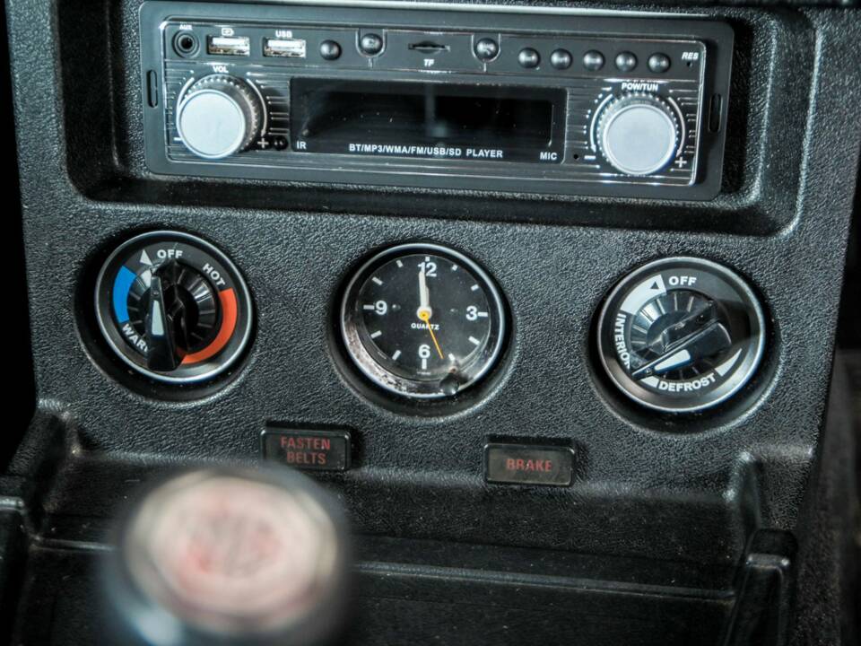 Bild 28/50 von MG MGB GT V8 SEC (1978)