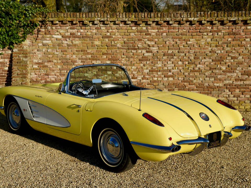 Image 31/50 of Chevrolet Corvette (1958)