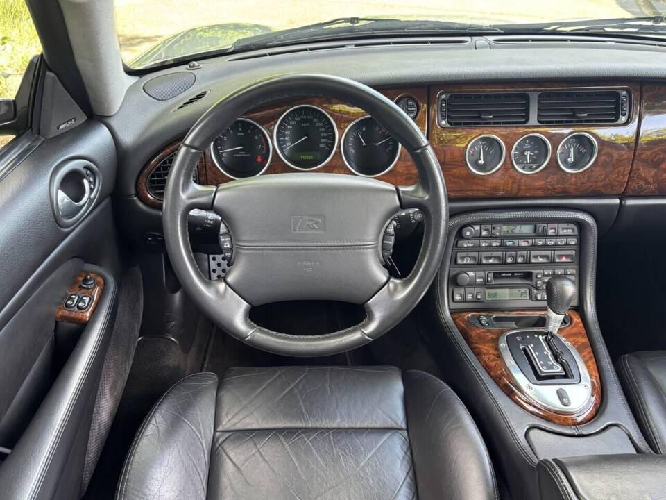 Image 11/28 de Jaguar XKR (2002)