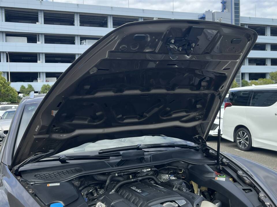 Image 38/51 de Porsche Cayenne Turbo (2011)