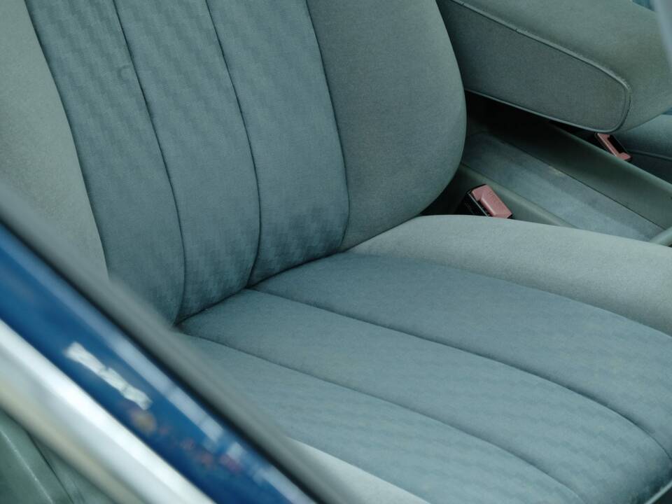 Bild 30/50 von Mercedes-Benz 300 SE (1990)