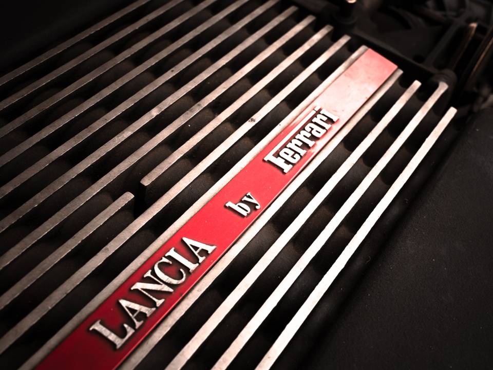 Afbeelding 37/43 van Lancia Thema 8.32 (1987)
