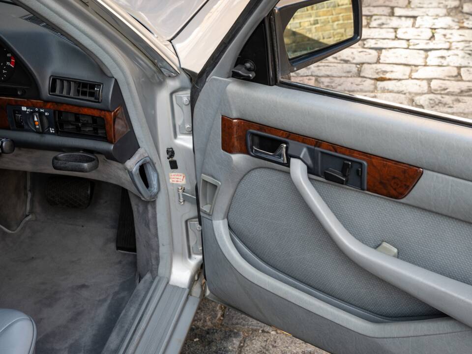 Bild 7/50 von Mercedes-Benz 500 SEL (1984)