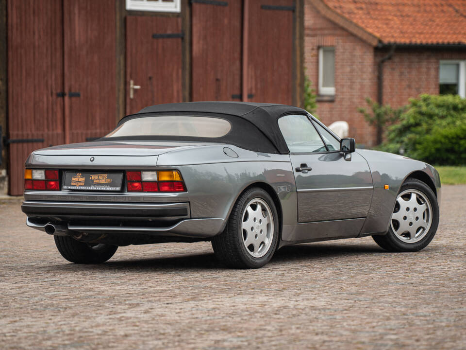 Image 17/42 de Porsche 944 S2 (1991)