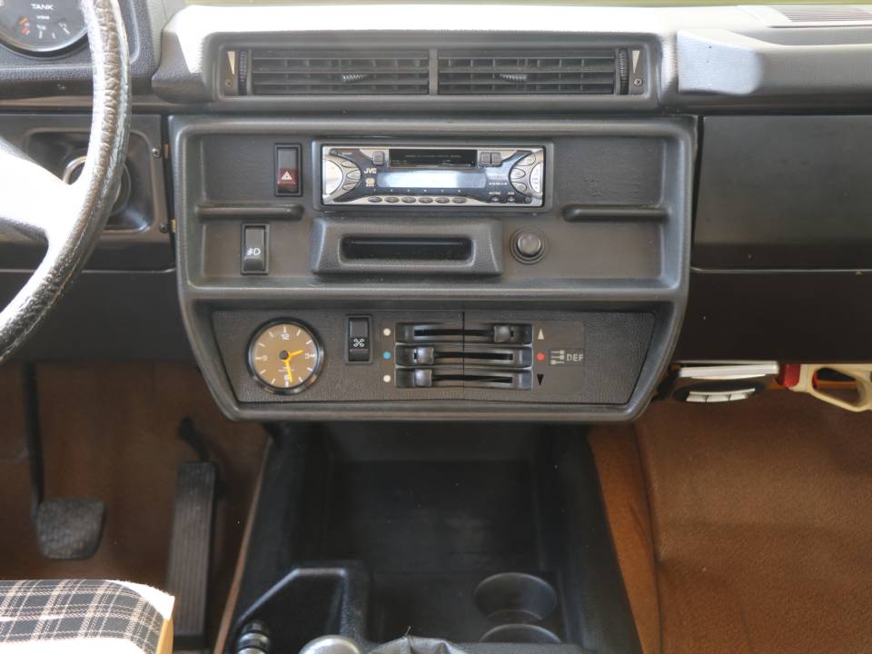 Image 10/45 of Mercedes-Benz 230 G (SWB) (1981)