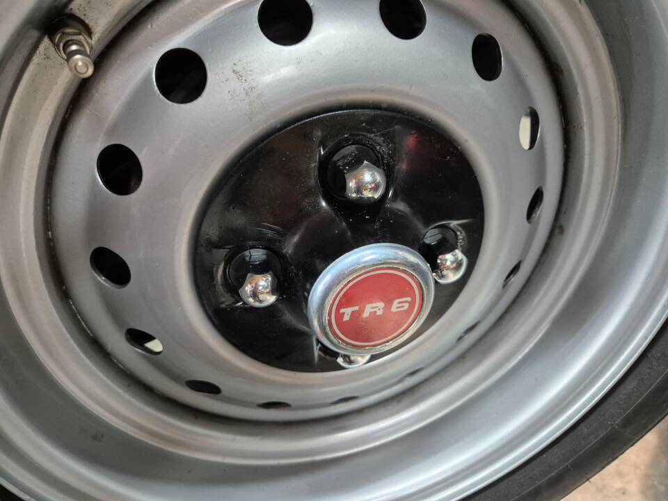 Image 59/100 of Triumph TR 6 PI (1971)