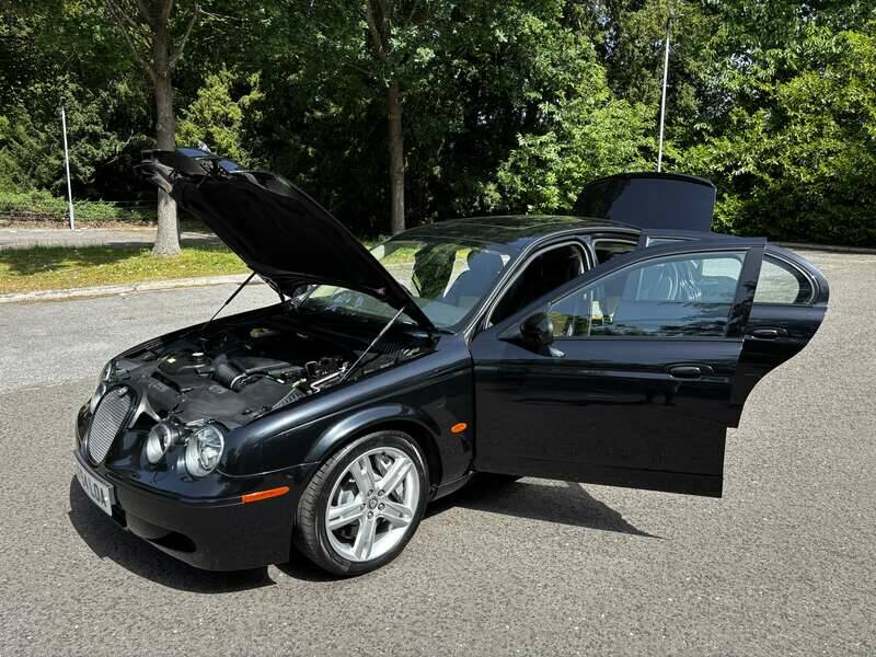 Bild 17/50 von Jaguar S-Type 4.2 V8 R (2004)