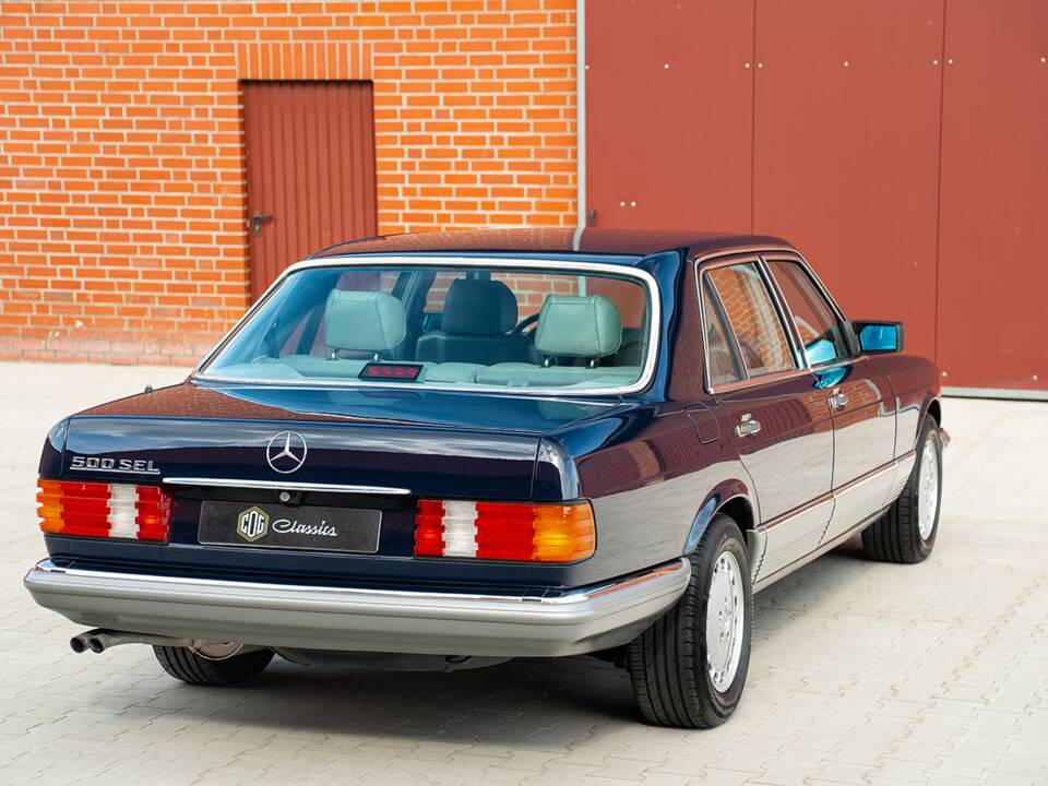 Image 5/72 de Mercedes-Benz 500 SEL (1984)